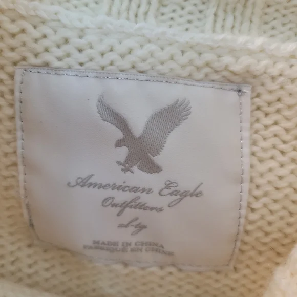 American Eagle Short Sleeve Sweater - Picture 3 of 4